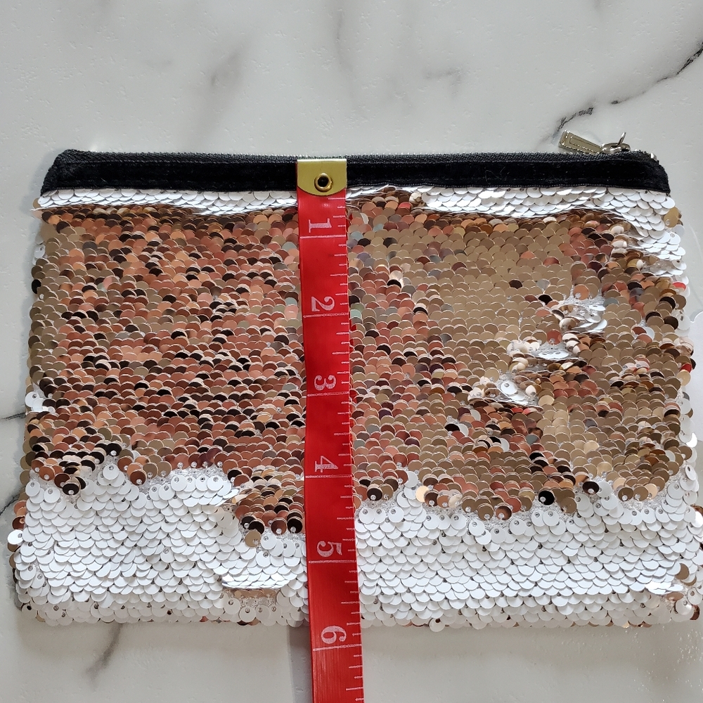 beautiful CRAZY Reversible Sequins Makeup Bag - Picture 4 of 15
